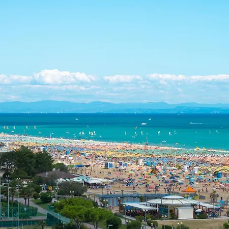 Beachfront Colourful Flat With Swimming Pool * Bibione