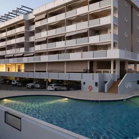 Beachfront Colourful Flat With Swimming Pool Bibione