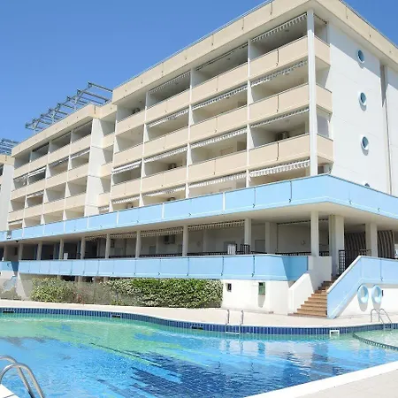 Beachfront Colourful Flat With Swimming Pool アパート ビビオーネ