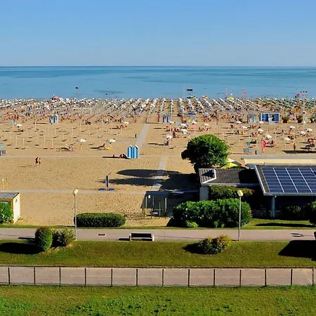 Beachfront Colourful Flat With Swimming Pool