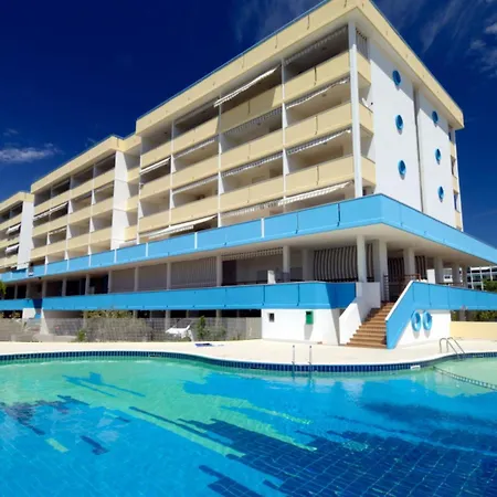Beachfront Colourful Flat With Swimming Pool アパート ビビオーネ
