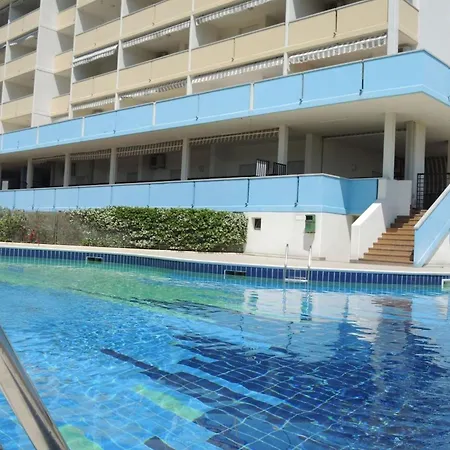 Appartement Beachfront Colourful Flat With Swimming Pool *
