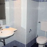 Beachfront Colourful Flat With Swimming Pool * ביביונה