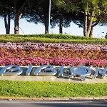 דירה Beachfront Colourful Flat With Swimming Pool ביביונה