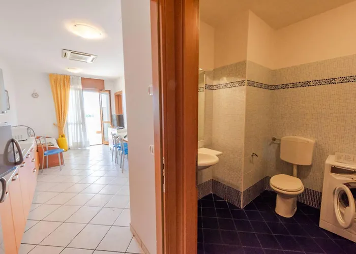 Lejlighed Beachfront Colourful Flat With Swimming Pool *